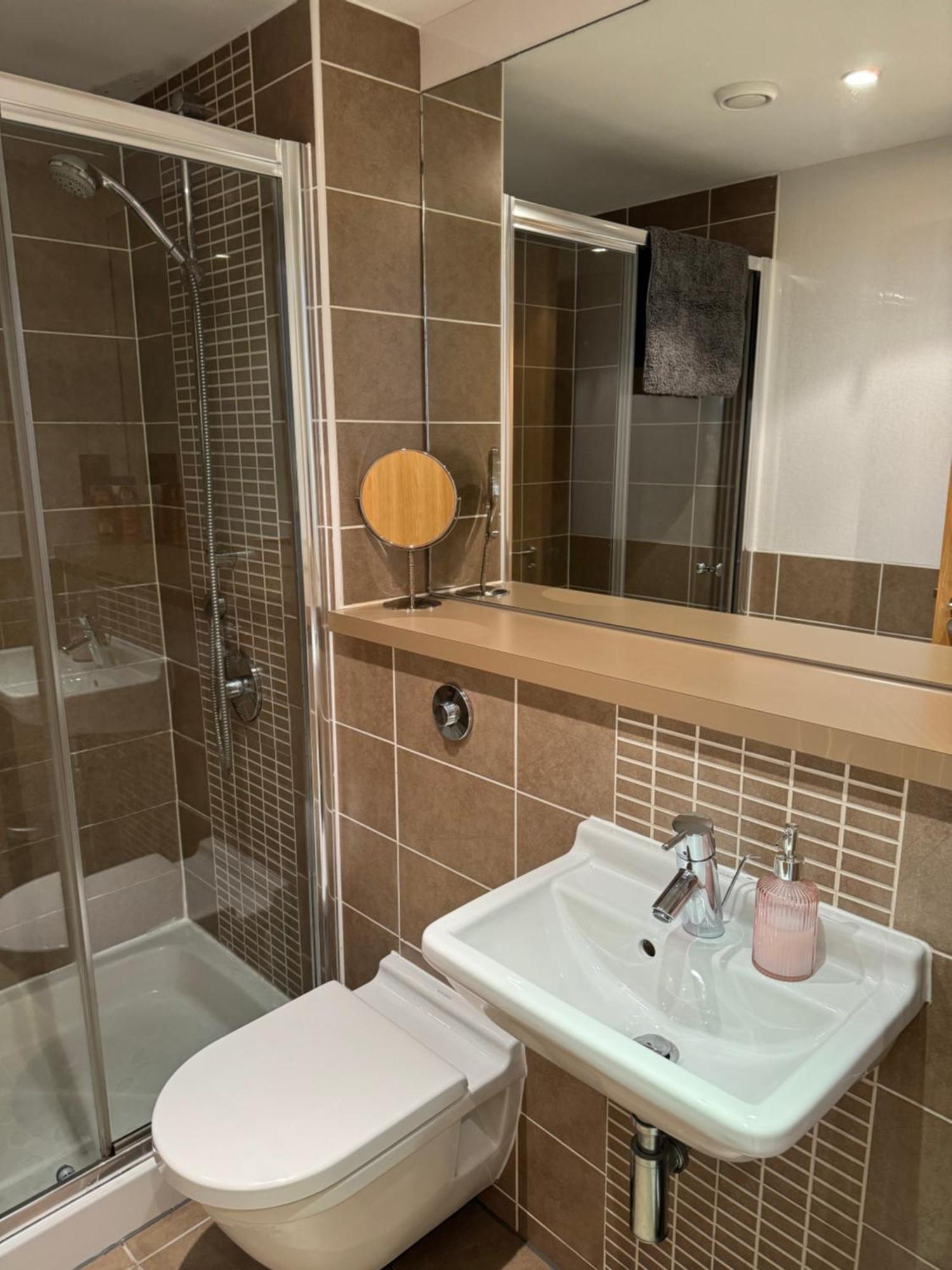 Merchant City Luxury 2 Bedroom Apartment With Secure Parking Available On Request Glasgow Bagian luar foto